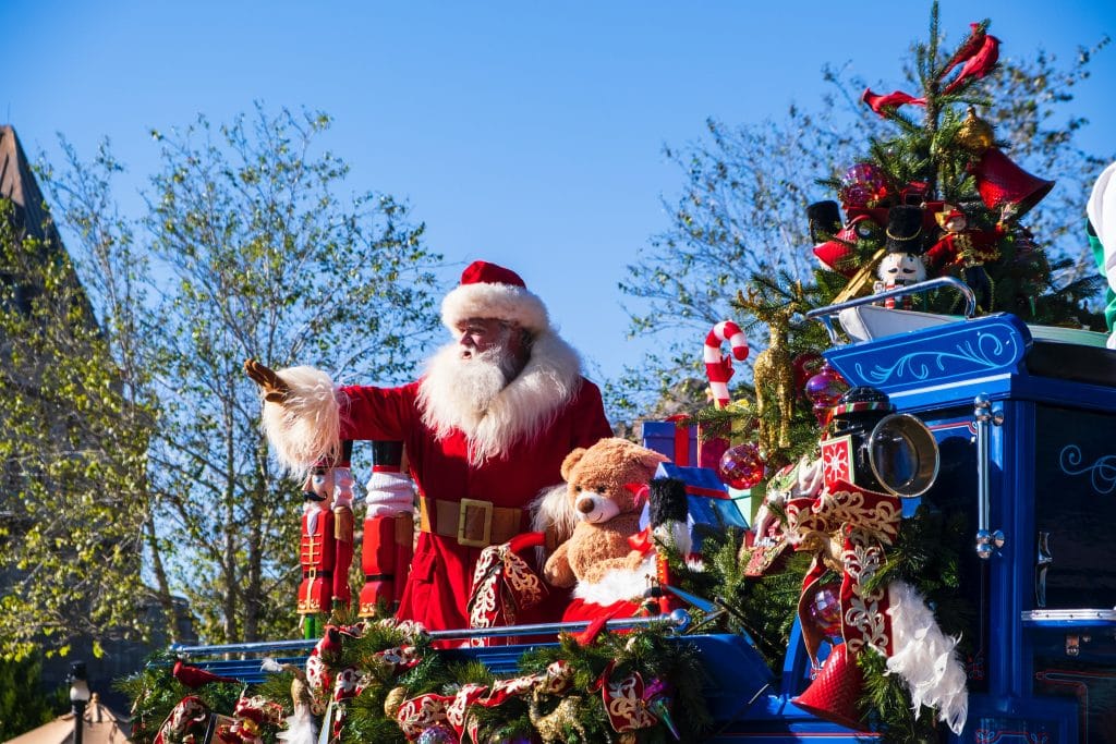 Santa Claus durint the Disney Noel show