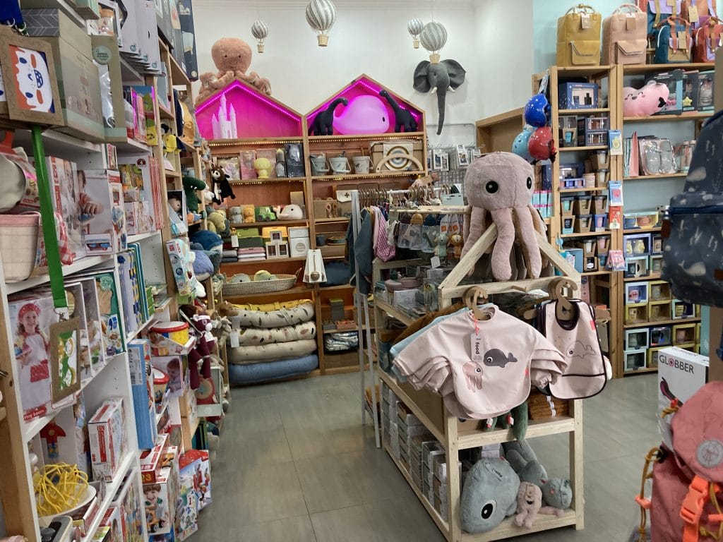 Store with children items