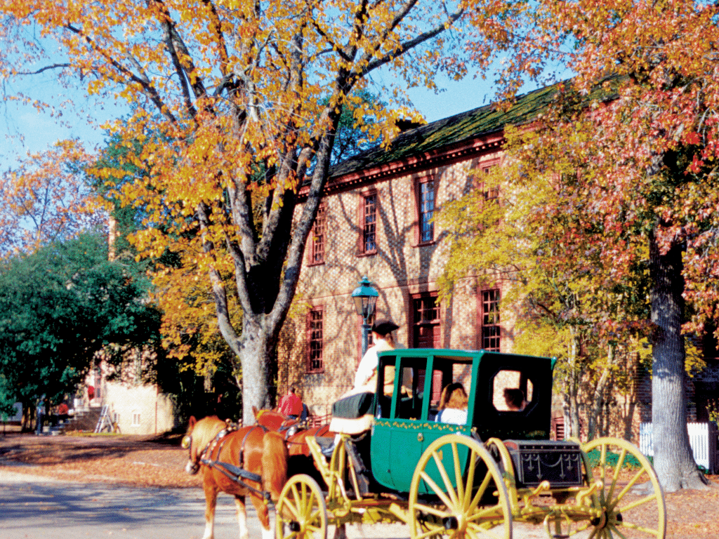 street of Williamsburg with colonial house and horse carriage