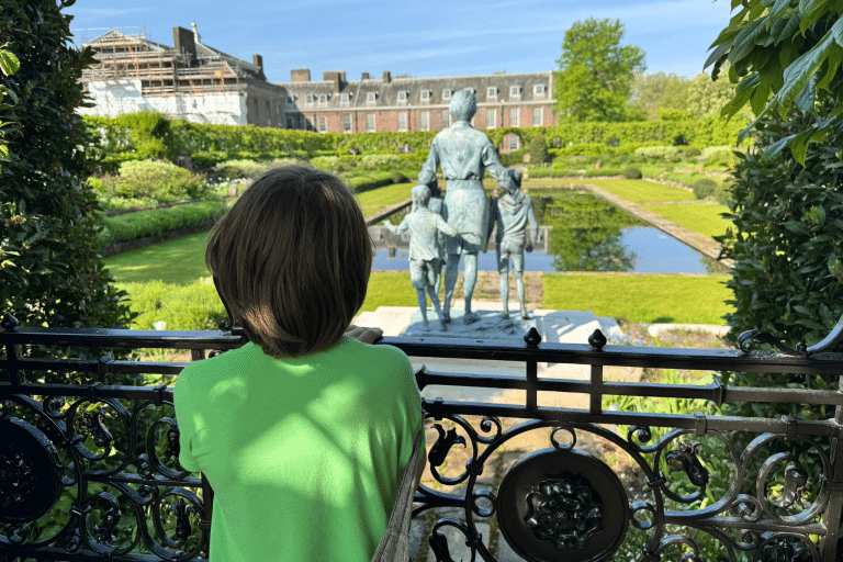 Diana sunken Garden with the princess of wales sculpture